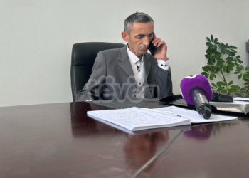 Peci nisë punën në zyrën për komunitete në fshatin Lipë