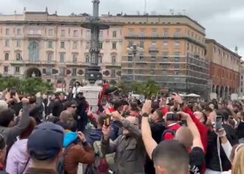 Ndizet atmosfera në “San Siro”, fyhet rëndë Calhanoglu nga tifozët e Milan