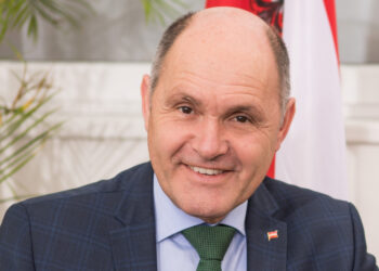 Kyreparlamentari austriak do të takohet edhe me Kurtin