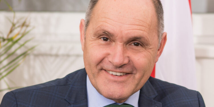 Kyreparlamentari austriak do të takohet edhe me Kurtin