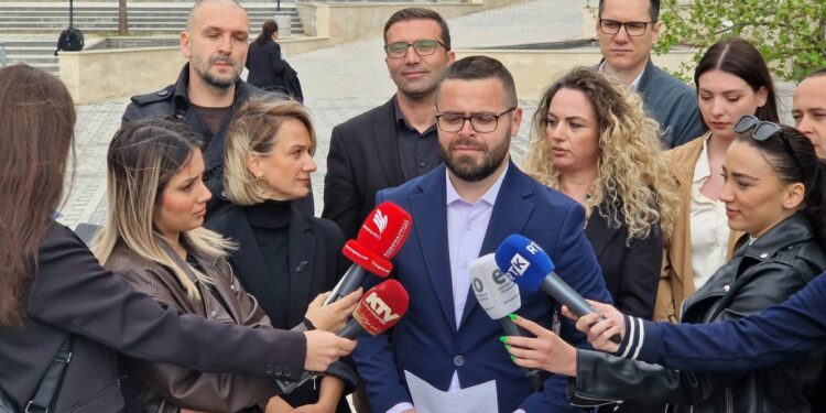 Këtë vit u sulmuan 11 gazetarë, AGK kërkon që gjyqësori t’i trajtojë rastet e tyre