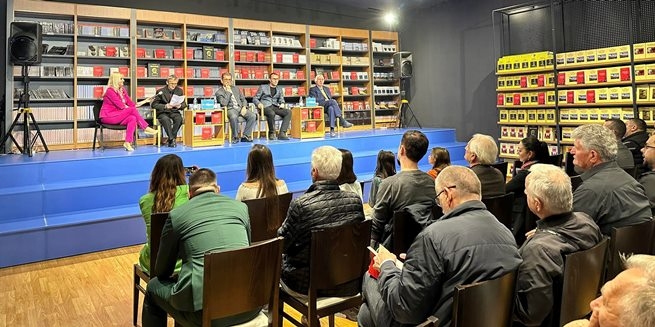 Promovohet libri “Ditari i gazetarit shqiptar në Beograd”