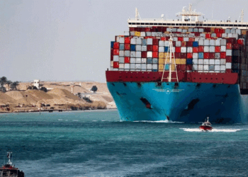 Lirohet Kanali i Suezit pas disa orësh bllokimi