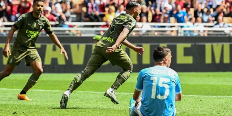 Milani fiton derbin me Lazion dhe kthehet në zonën Champions