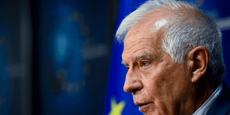 Borrell: BE duhet të përshpejtojë furnizimet me municion për Ukrainën