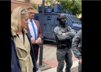 Von Cramon: Kosova nuk ka legjitimim për të hyrë në ndërtesat komunale në veri