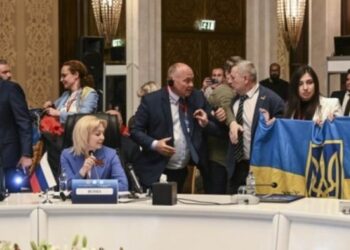 Zyrtarët rusë e ukrainas përleshen në Turqi