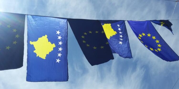 Kosovarët pushojnë në ditën kur evropianët tjerë punojnë