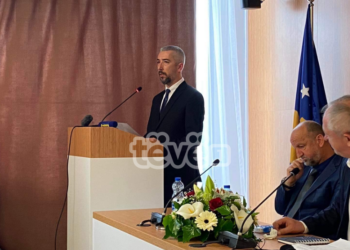 Erden Atiq betohet si kryetar i komunës së Mitrovicës së Veriut