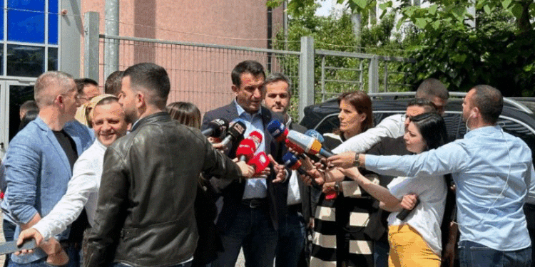 Erion Veliaj padi ndaj Sali Berishës për shpifje