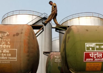 Importet e naftës të Indisë nga Rusia u dhjetëfishuan në vitin 2022