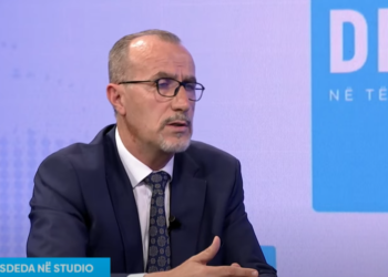 Haxhiu: Qeveria Kurti e përdor opozitën për t’i mbuluar dështimet