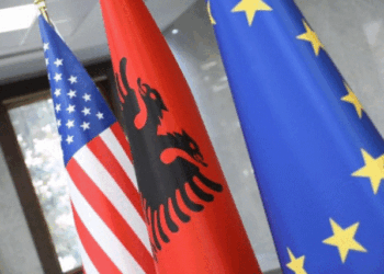 Shqipëria dhe Amerika, partnerët më të rëndësishëm politikë e ekonomikë për kosovarët