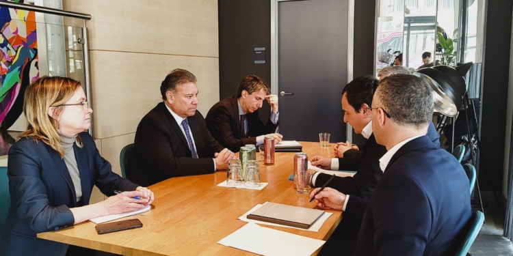 Kurti në Bruksel takohet me emisarin e ShBA-së, Escobar