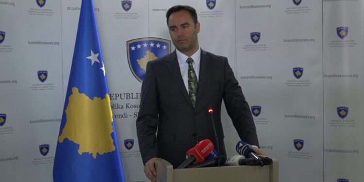 Konjufca njofton për seancë plenare, kërkon konsensus nga partitë për miratimin e rregulloreve