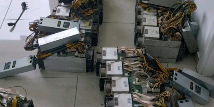 Në veri konfiskohen pajisje për prodhimin e kriptovalutave