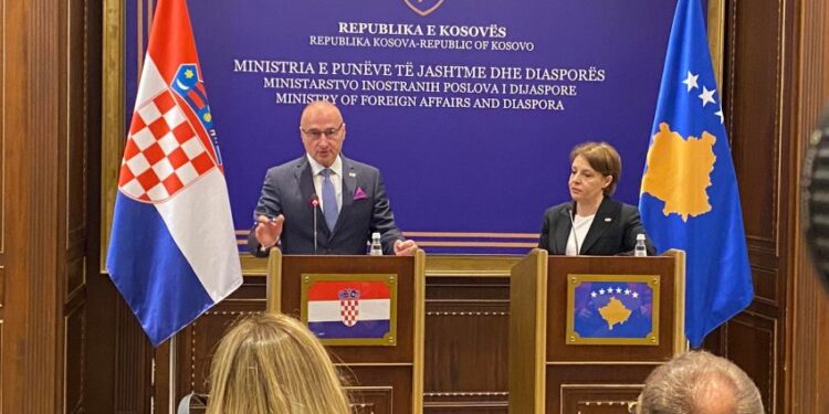 Kryediplomati kroat përshëndet marrëveshjen Kosovë-Serbi për të pagjeturit