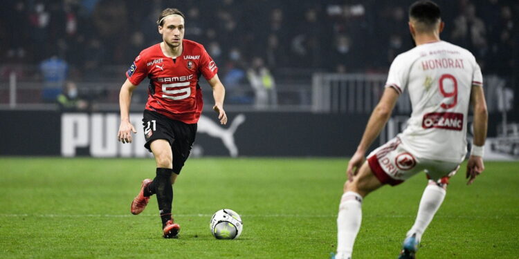 Liverpool dhe Arsenal rivalizojnë për futbollistin kroat