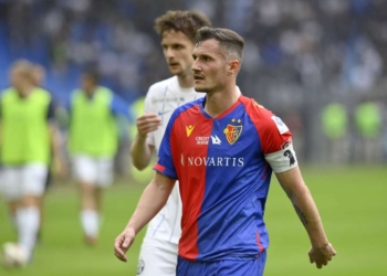 Jo vetëm Kristjan Asllani, një tjetër shqiptar mund të shkojë në finalen e Europës dhe me shirit kapiteni