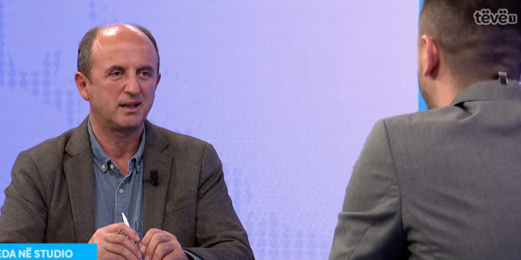 Huruglica: Largimi i gjinisë mashkullore në perëndim ka nxitur kompanitë të punësojnë gra