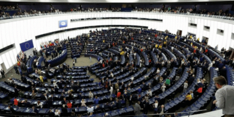 PE miraton raportet për Kosovën dhe Serbinë