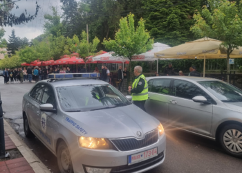 Lëndohet një zyrtar policor në veri