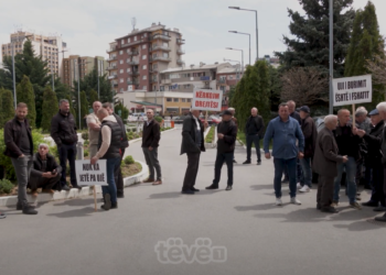 Rugovasit protestojnë për ujë të pijshëm