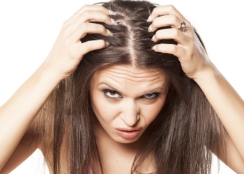 Ushqimet që shkaktojnë rënien e flokëve