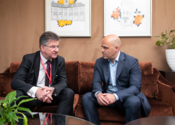 Kovaçevski e Lajçak kërkojnë de-përshkallëzim të menjëhershëm në veri të Kosovës