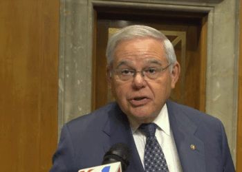 Menendez: Zgjidhja mes Kosovës dhe Serbisë të jetë e drejtë për të dyja palët