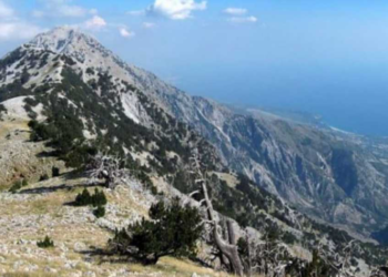 Humbën rrugën në malin e Dukatit, shpëtohen dy turistë britanikë