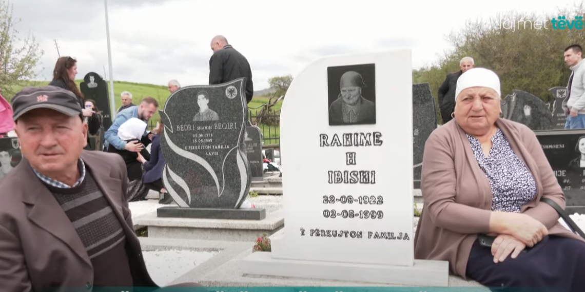 Familjarët kujtojnë të vrarët në masakrën e Studimes