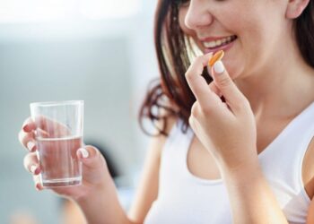 Çfarë ndodh nëse nuk i shoqëroni ilaçet me ujë