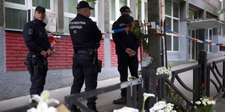 Dy të plagosur nga sulmi i armatosur në Beograd në gjendje kritike