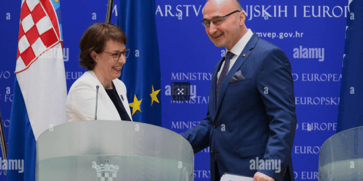 Gërvalla pret sot në Kosovë homologun e saj kroat