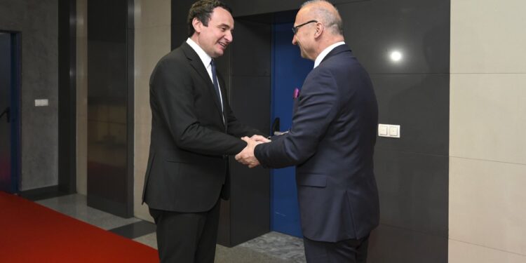 Kurti: Kosova e sheh Kroacinë si model suksesi sa i përket respektimit të të drejtave të minoriteteve