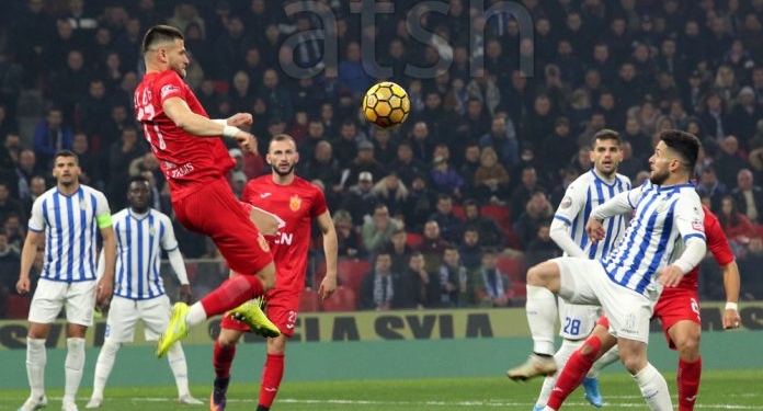 Kush feston sot në Tiranë?