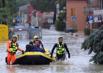 Përmbytjet në Itali lënë nëntë të vdekur dhe 13 mijë persona largohen nga shtëpitë e tyre