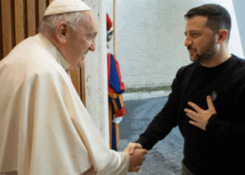 Zelensky viziton Romën, takohet me Papa Françeskun