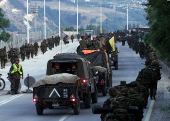 Pritja e paqeruajtësve nga qytetarët e Kosovës