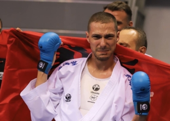 E detyruan të tërhiqet nga Kosova, tani Federata kosovare uron Alvin Karaqin për medaljen e artë