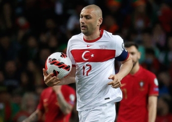 Tërhiqet nga futbolli golashënuesi i dytë më i mirë në histori për kombëtaren turke