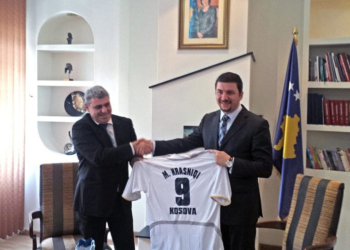 Krasniqi: Fadil Vokrri i solli Kosovës vetëm krenari e suksese