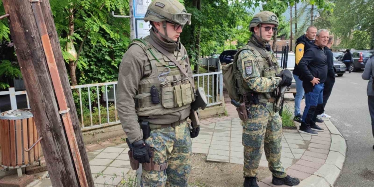 Mblidhen protestuesit në Zveçan