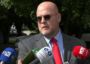 Hovenier pas takimit me Kurtin: De-eskalimi i situatës në veri, urgjencë