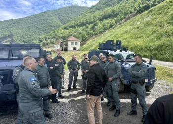 Sveçla viziton Policinë e Kosovës në veri