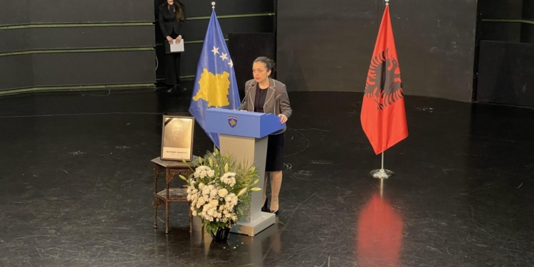 Osmani në nderim të profesor Nimanit: Ai do të jetojë me deklaratën e pavarësisë