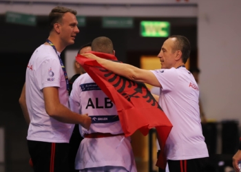 Shqipëria e 20, lë prapa Greqinë dhe Serbinë