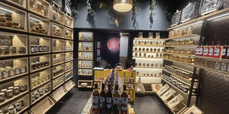 Policia arreston gjashtë persona dhe konfiskon artikuj të dëmshëm ushqimorë