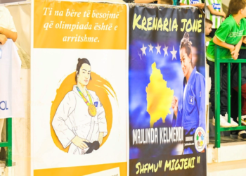 Majlinda gëzon qindra fëmijë në Mitrovicë